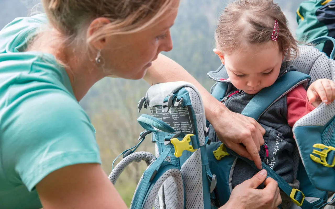 Trekingové hole Leki a dětská krosna Deuter u Sport Schiestl Ramsau