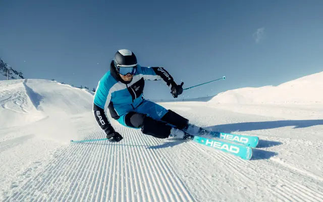 Ski und Skistöcke bei Sport Schiestl in Ramsau im Zillertal